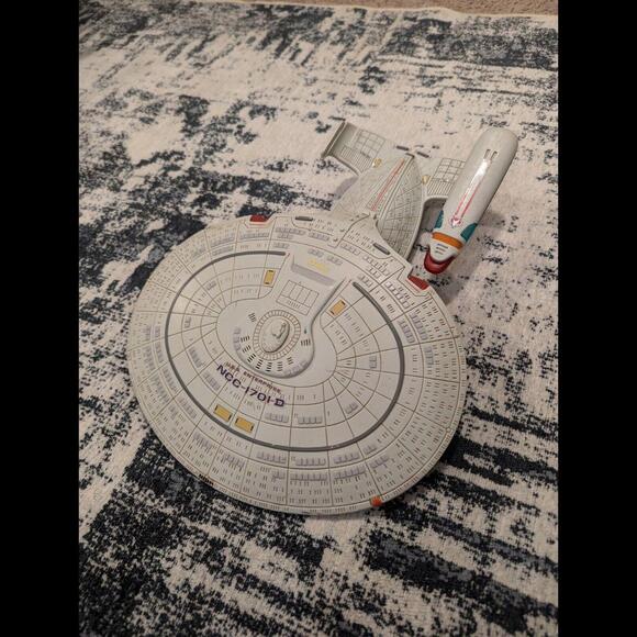 Vintage 1992 Paramount Pictures  Star Trek USS Enterprise Toy - Picture 3 of 4